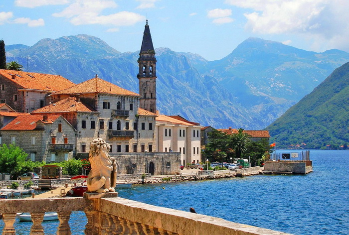 Srbija obezbeđuje četvrtinu turističkog prometa Crne Gore